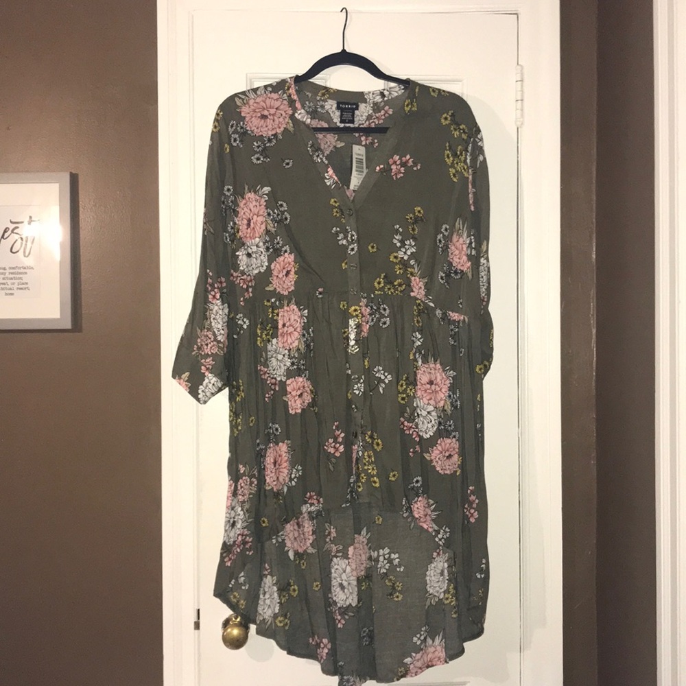 TORRID hi-low top
